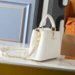 Louis Vuitton Capucines BB Snow White 27Cm M55832 - Image 3