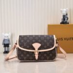 Louis Vuitton Monogram Canvas Sologne 26Cm Brown M42250 - Image 2
