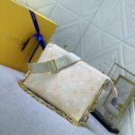 Louis Vuitton Bolso Coussin PM Cream 26Cm M22398 - Image 3