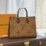 LOUIS VUITTON LV Monogram Canvas Onthego MM Long Strap - Bag