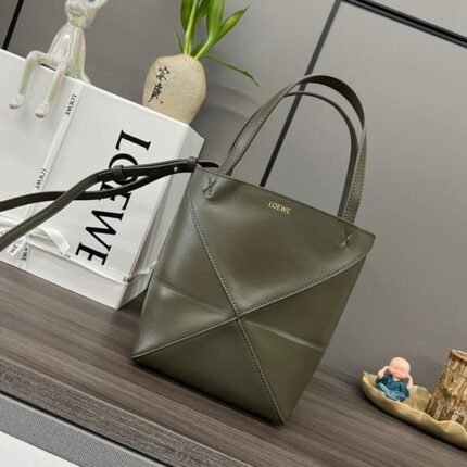 Loewe Mini Puzzle Fold Tote in shiny calfskin Green - Bag