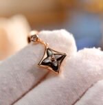 Louis Vuitton LV Color Blossom BB Star Ear Studs, Yellow Gold, Onyx And Diamonds - Earrings - Image 8