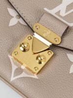Louis Vuitton Pochette Métis East West - Tourterelle Grey/Crème Beige - Image 8