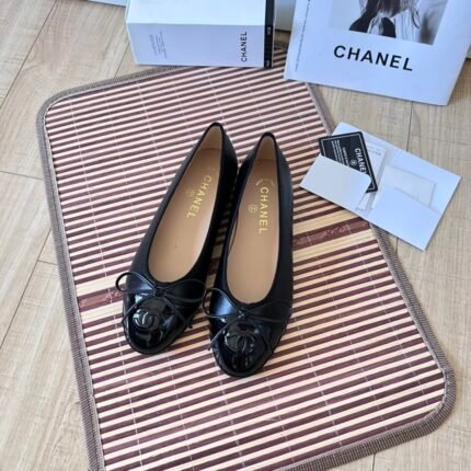 CHANEL Black Leather CC Bow Ballet Flats-Shoes