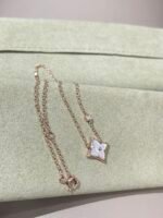 Louis Vuitton Color Blossom BB Star Pendant, gold, Mother-of-Pearl and diamond Necklace - Image 2