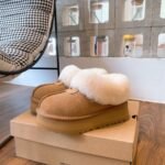 UGG Classic Platform Boot Chestnut - Shoes - Image 7