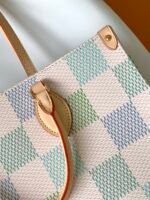LOUIS VUITTON LV Monogram Canvas Onthego MM Pistachio - Bag - Image 8
