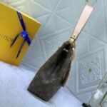 LOUIS VUITTON Graceful Beige Monogram - Image 5