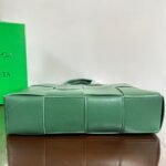 Bottega Veneta Medium Arco Leather Tote Bag- Green - Bag - Image 2