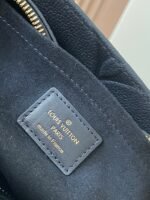 LOUIS VUITTON LV Monogram Canvas Onthego East West - Bag - Image 7