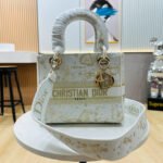 [TOP] Dior Medium Lady Dior Bag