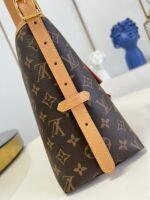 Louis Vuitton LV CarryAll PM - Bag - Image 12