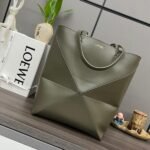 Loewe Puzzle Fold Tote in shiny calfskin Medium Green - Bag