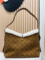 Louis Vuitton CarryAll Small Clutch Bag - Image 2