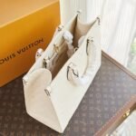 LOUIS VUITTON LV Monogram Canvas Onthego MM - Bag - Image 4