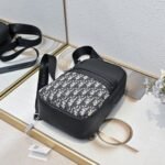 Dior Rider 2.0 Sling Bag Beige and Black Dior Oblique Jacquard - Image 4