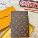 LOUIS VUITTON Monogram Medium Ring Agenda Cover - Image 7