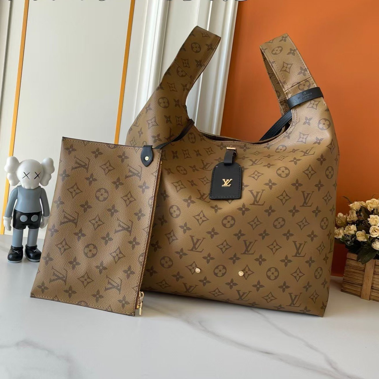 27d48673e1d8e279518440b3e0be7adc Louis Vuitton LV Atlantis GM Handbag - Bag - Image 1