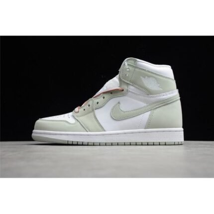 AIR JORDAN 1 HIGH OG SEAFOAM - Shoes