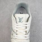 Louis Vuitton Sneakers white - Shoes - Image 5