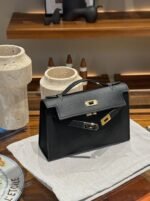 Hermes Kelly Mini 1st Kelly Pochette Generation Epsom Palm Leather-Black - Image 4