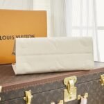LOUIS VUITTON LV Monogram Canvas Onthego MM - Bag - Image 3