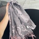 Gucci Gray and Pink Cashmere Scarf - Image 4