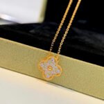 Van Cleef & Arpels Alhambra pendant, Two Size - Image 4