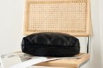 CHANEL 22 HANDBAG Shiny Calfskin & Silver-Tone Black Bag - Image 6