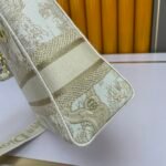 Dior The LADY D-LITE Bag - Image 9