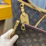Louis Vuitton LV CarryAll MM - Bag - Image 9