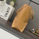 Loewe Puzzle Fold Tote in shiny calfskin Medium Brown - Bag - Image 4