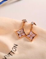 Louis Vuitton LV Color Blossom BB Star Ear Studs, Pink gold, Pink Mother of pearl and diamonds - Earrings - Image 3