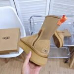 UGG Classic Dipper flatform boots - Shoes - Image 6