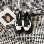Chanel 25SS - Vintage Book Including Flip-Flop Sneakers-Black - Image 2
