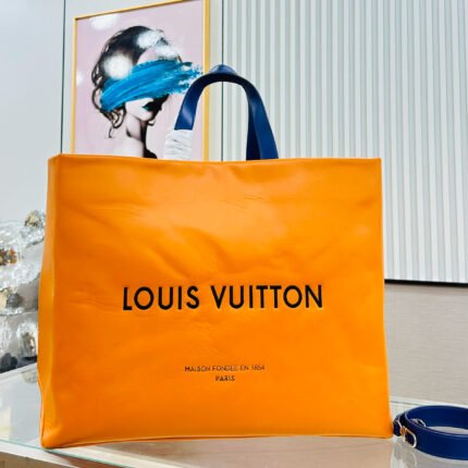 Louis Vuttion Shopper Tote MM - Bag