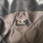 CHANEL 22 MINI HANDBAG Shiny Calfskin & Silver-Tone Metal Black - Bag - Image 7