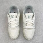 Louis Vuitton Sneakers white - Shoes - Image 3