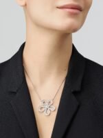Van Cleef & Arpels Flowerlace pendant, White gold, diamonds - Image 4