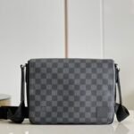 [TOP]LOUIS VUITTON District PM Graphite Damier Graphite - Image 2