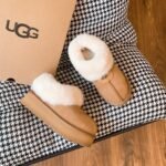 UGG Classic Platform Boot Chestnut - Shoes