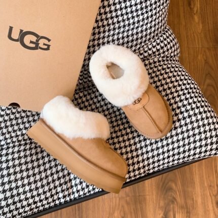 UGG Classic Platform Boot Chestnut - Shoes
