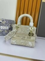 Dior The LADY D-LITE Bag - Image 3