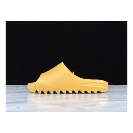 Yeezy Slide Desert Sand FW6344
