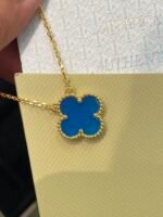 Van Cleef & Arpels Alhambra pendant, Two Size - Image 10