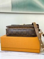 [TOP] Louis Vuitton Pochette Métis Handbag - Image 6