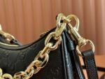 Gucci Emblem Black Grainy Leather Small Bag - Image 5