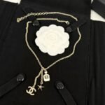Chanel Starfish Perfume Pendant Necklace - Image 4