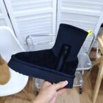 UGG Classic Dipper flatform boots Black - Shoes - Image 7