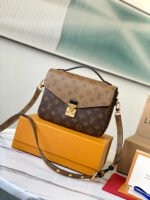 [TOP] Louis Vuitton Pochette Métis Handbag